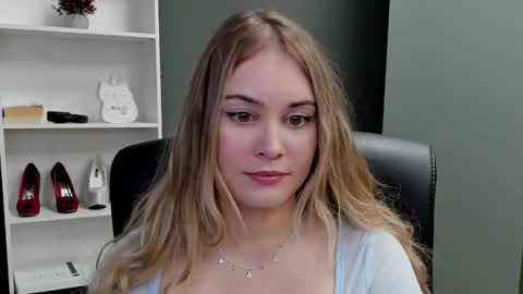 Valeria online show from January 6, 2026, 2:43 pm