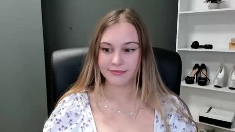 Valeria online show from April 23, 2026, 3:14 pm