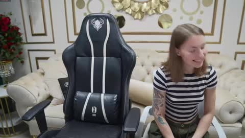 Lana online show from January 9, 2026, 11:46 am