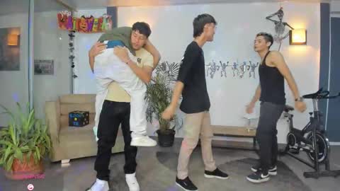   online show from October 22, 2025, 11:04 pm