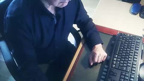 Snapshot of playingch chatting on February 6, 2026, 8:29 am littlenounours online show from February 6, 2026, 8:29 am