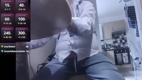 Snapshot of playme828530 chatting on October 21, 2025, 11:44 am Play Me online show from October 21, 2025, 11:44 am