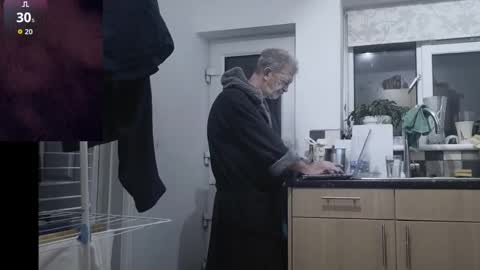 Snapshot of playme828530 chatting on November 16, 2025, 3:23 am Play Me online show from November 16, 2025, 3:23 am