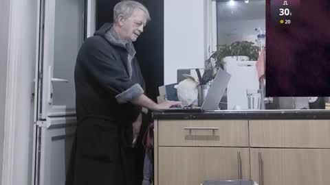 Snapshot of playme828530 chatting on December 3, 2025, 5:04 am Play Me online show from December 3, 2025, 5:04 am