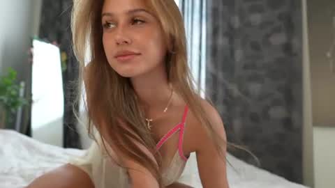 21 y.o Mila online show from July 22, 2026, 2:09 pm