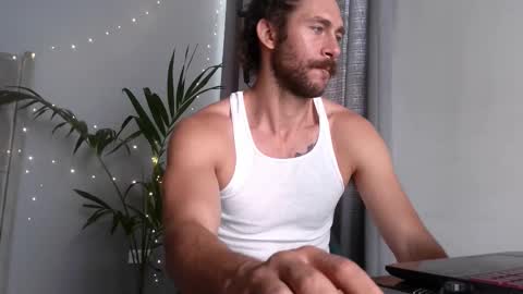 pleasure online show from December 3, 2025, 1:31 pm