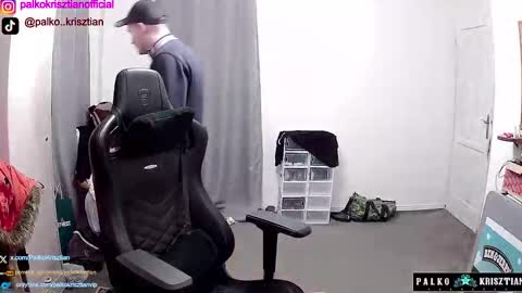 plkrisztian online show from December 21, 2025, 2:46 pm