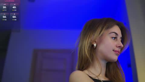 Snapshot of plump_bums chatting on October 3, 2025, 2:41 am Ari online show from October 3, 2025, 2:41 am