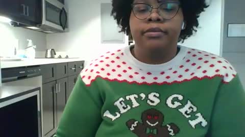 Snapshot of plushbunny420 chatting on December 24, 2024, 2:33 pm Plushbunny420 online show from December 24, 2024, 2:33 pm