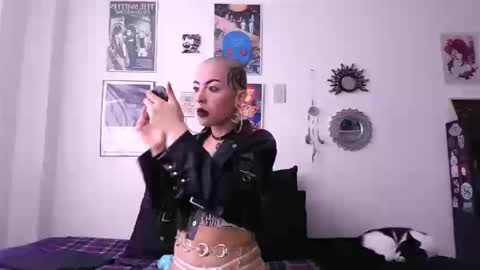    online show from September 24, 2025, 8:23 pm