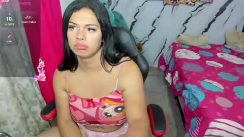 Snapshot of pocahontas_98113116 chatting on May 10, 2026, 12:32 pm lesly pagina azul pocahontas982 online show from May 10, 2026, 12:32 pm