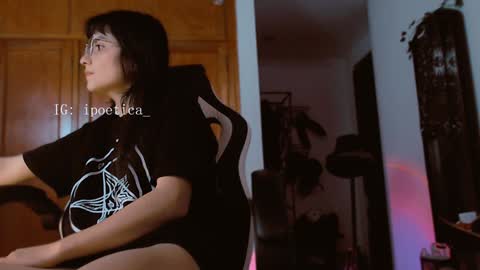 Snapshot of poeeticaa_ chatting on February 1, 2025, 6:29 pm IG ipoetica online show from February 1, 2025, 6:29 pm