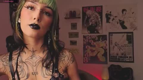 Snapshot of poison_dafne chatting on February 12, 2026, 11:22 pm Dafne online show from February 12, 2026, 11:22 pm