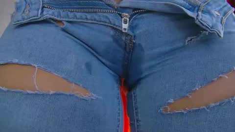 poison_milf_ online show from November 14, 2025, 5:06 am