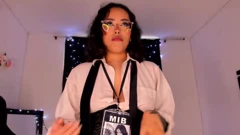 Willow                      Hours 12pm to 630pm Colombian time FRIDAY AND SUNDAY FREE DAYS online show from January 5, 2025, 9:03 pm