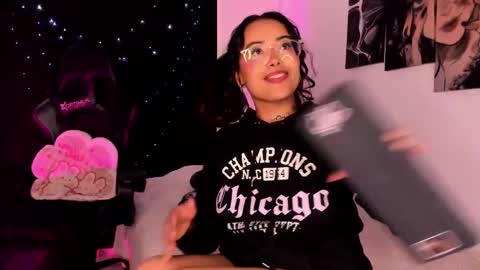 Willow                      Hours 12pm to 630pm Colombian time FRIDAY AND SUNDAY FREE DAYS online show from January 8, 2025, 5:59 pm