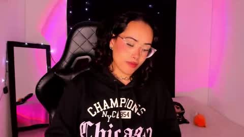 Willow                      Hours 12pm to 630pm Colombian time FRIDAY AND SUNDAY FREE DAYS online show from January 8, 2025, 9:01 pm