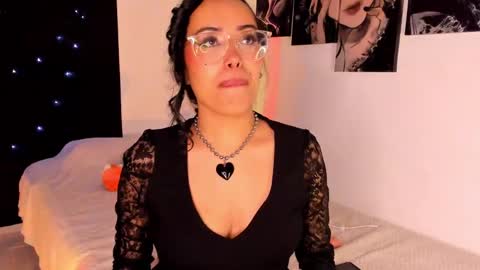 Willow                      Hours 12pm to 630pm Colombian time FRIDAY AND SUNDAY FREE DAYS online show from February 4, 2025, 11:27 pm