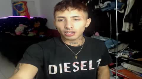 Snapshot of polar_gamer chatting on December 4, 2025, 6:49 pm polar_gamer online show from December 4, 2025, 6:49 pm