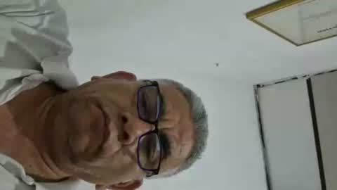 poli online show from October 20, 2025, 3:07 am