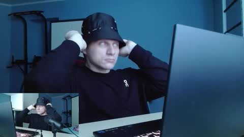 Poliglotjoe2 online show from February 8, 2026, 9:23 am