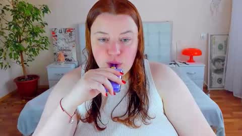 Snapshot of polinasallivan chatting on April 28, 2026, 2:33 pm Polina online show from April 28, 2026, 2:33 pm