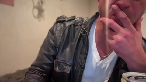 Snapshot of polishhammer1 chatting on June 30, 2026, 6:25 am polishhammer1 online show from June 30, 2026, 6:25 am
