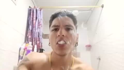 Snapshot of pollon8_kbezon chatting on July 12, 2026, 5:48 pm Gian online show from July 12, 2026, 5:48 pm