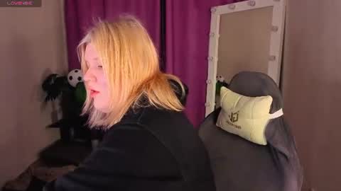 Snapshot of polly__mayer chatting on June 22, 2026, 1:07 am Polly online show from June 22, 2026, 1:07 am