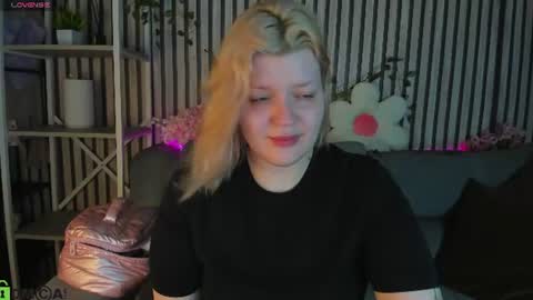 Snapshot of polly__mayer chatting on June 29, 2026, 1:12 am Polly online show from June 29, 2026, 1:12 am