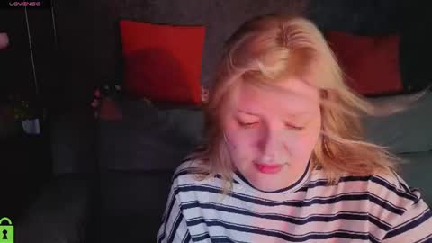 Snapshot of polly__mayer chatting on July 7, 2026, 1:08 am Polly online show from July 7, 2026, 1:08 am