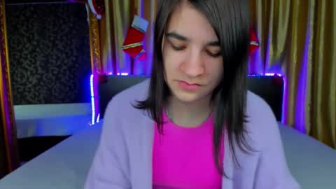 Polly online show from December 17, 2025, 7:14 am