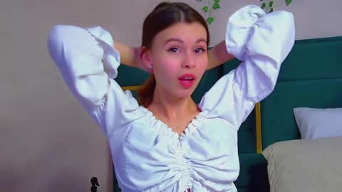 Polly online show from March 2, 2025, 12:42 am