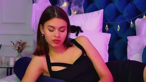 Polly online show from October 29, 2025, 6:59 am