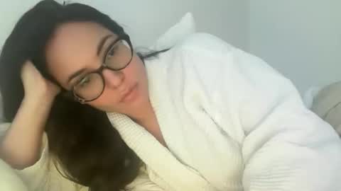 Snapshot of pollyyypocket chatting on November 8, 2025, 4:18 pm Polly Pocket online show from November 8, 2025, 4:18 pm