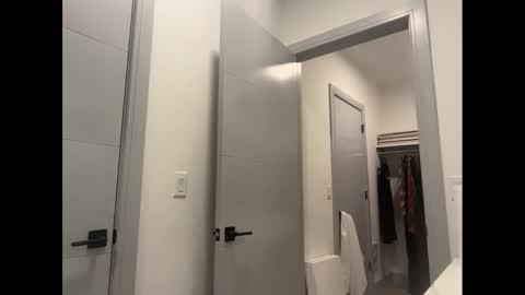 Snapshot of pollyyypocket chatting on November 15, 2025, 5:42 pm Polly Pocket online show from November 15, 2025, 5:42 pm