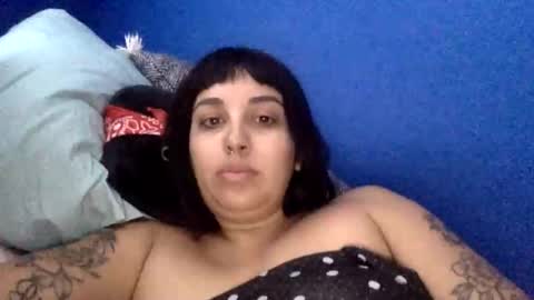 Snapshot of polymamii chatting on February 1, 2026, 4:27 pm polymamii online show from February 1, 2026, 4:27 pm