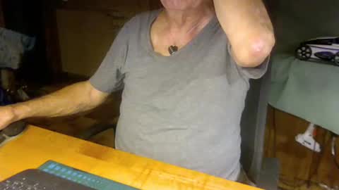 pomme1949 online show from February 2, 2025, 2:34 pm