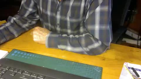 pomme1949 online show from October 1, 2025, 9:37 am