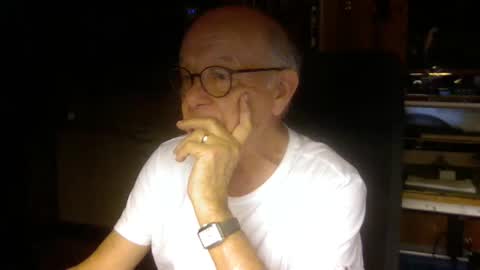 pomme1949 online show from December 15, 2025, 4:33 pm