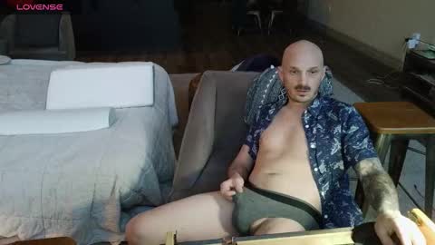 Snapshot of pompous_pirate chatting on March 3, 2026, 12:00 pm Pompous Pirates online show from March 3, 2026, 12:00 pm