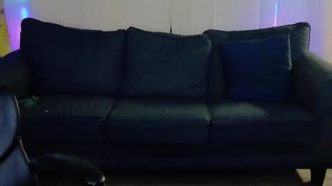 poo_c_licker213 online show from December 14, 2025, 6:30 am