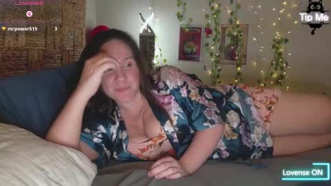 Snapshot of pooncahantits chatting on October 8, 2025, 12:30 am Emily at Home online show from October 8, 2025, 12:30 am