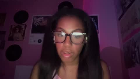 Snapshot of popasprincess chatting on December 18, 2024, 3:04 am princess online show from December 18, 2024, 3:04 am