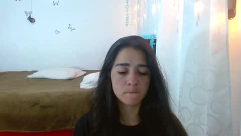 porcelainlux online show from January 11, 2025, 9:46 pm