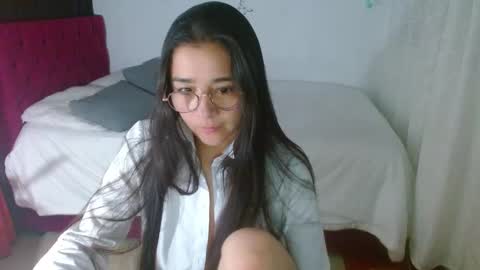 porcelainlux online show from February 17, 2025, 3:25 am