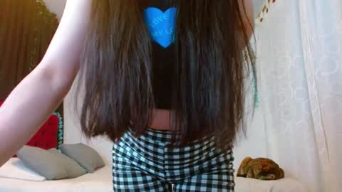 porcelainlux online show from March 1, 2025, 4:15 am