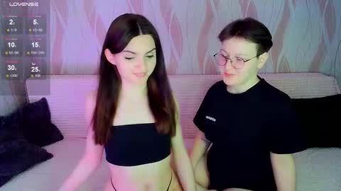 Ana and Tati online show from December 1, 2025, 7:08 pm