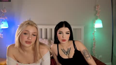 Snapshot of porshes chatting on December 4, 2024, 5:27 am HERES SILVIA AND OlIVIA WELCOME EVERYONE LOVENSE DOMI REACT TO YOUR TIPS LETS MAKE A GREAT SHOW TOGETHER online show from December 4, 2024, 5:27 am