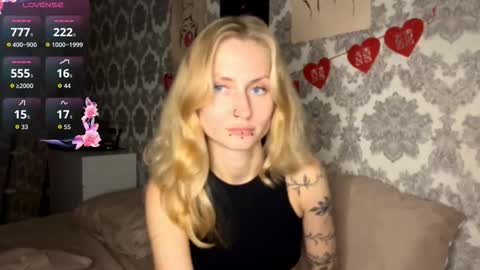 Snapshot of porshes chatting on October 4, 2025, 3:10 pm HERES SILVIA AND OlIVIA WELCOME EVERYONE LOVENSE DOMI REACT TO YOUR TIPS LETS MAKE A GREAT SHOW TOGETHER online show from October 4, 2025, 3:10 pm